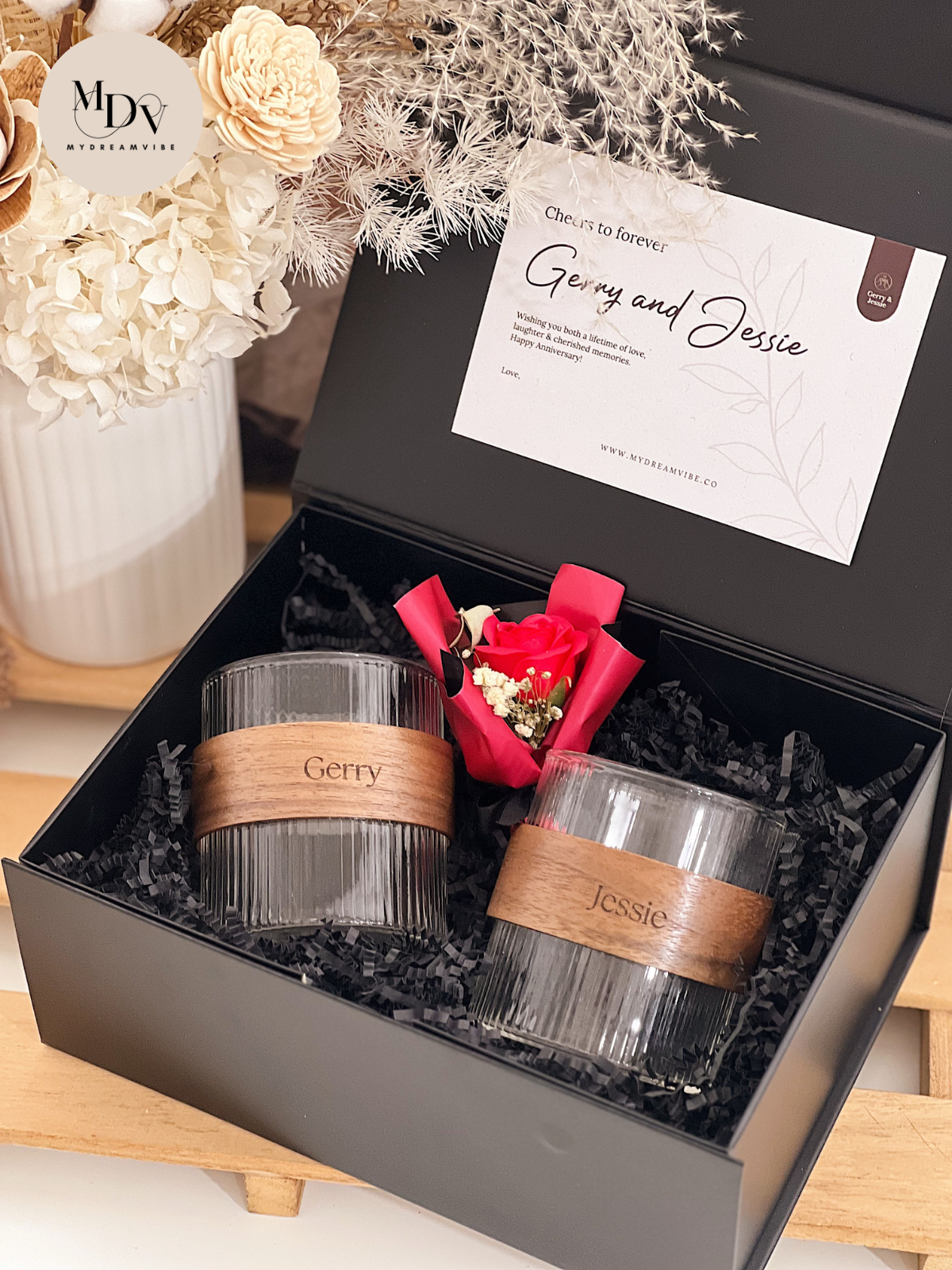 [COUPLE ANNIVERSARY GIFT SET] : Cheers to Forever - Engraved Drinking Glass
